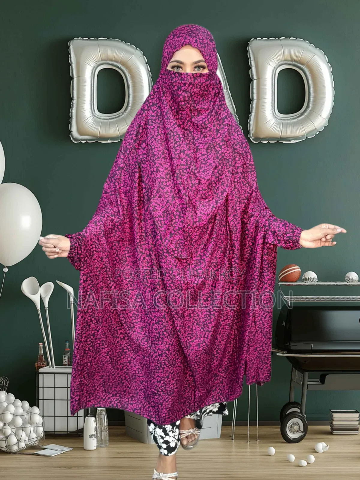 Long Khimar sold wholesale and retail.