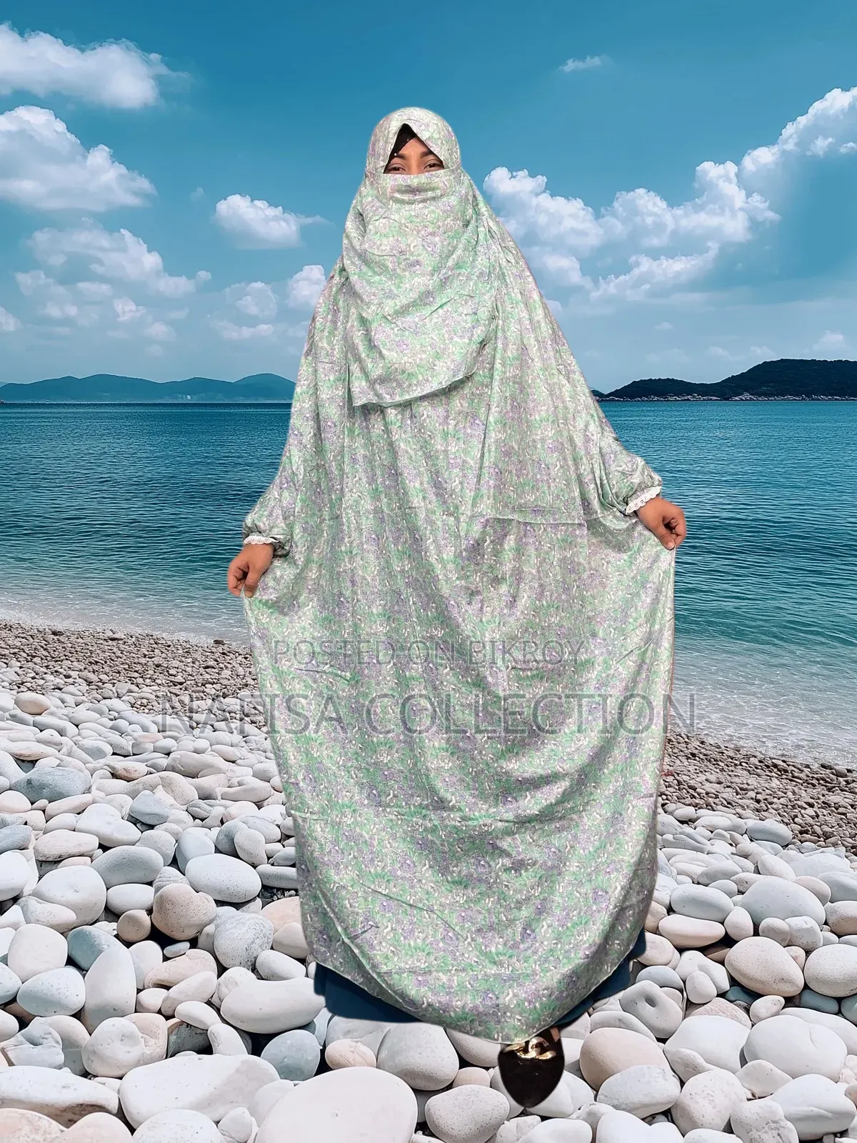 Long Khimar sold wholesale and retail.