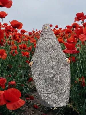 Long Khimar sold wholesale and retail.