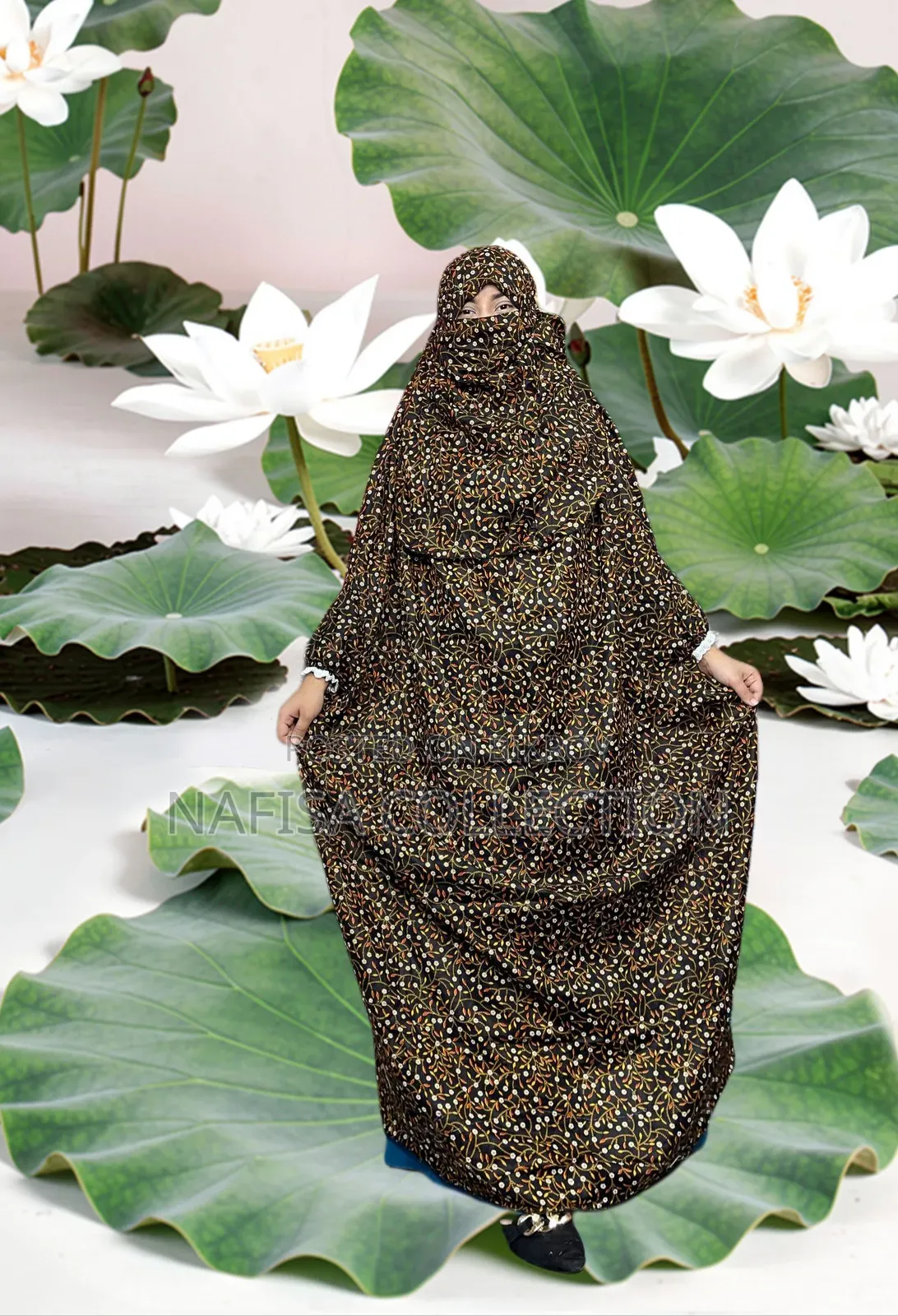 Long Khimar sold wholesale and retail.