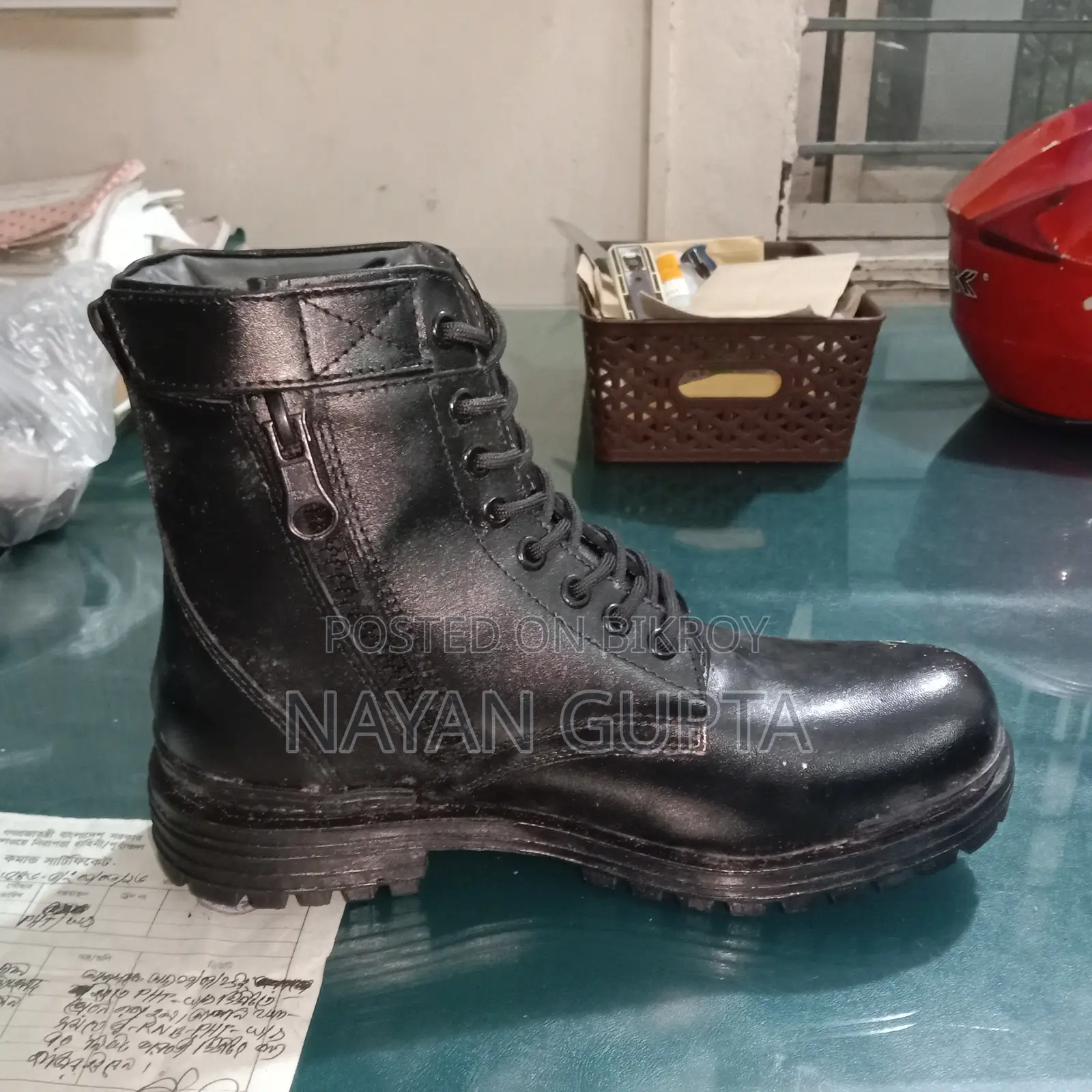 পিওর লেদার ট্র্যাকিং বুট। শুধুমাত্র ৪২ সাইজ।