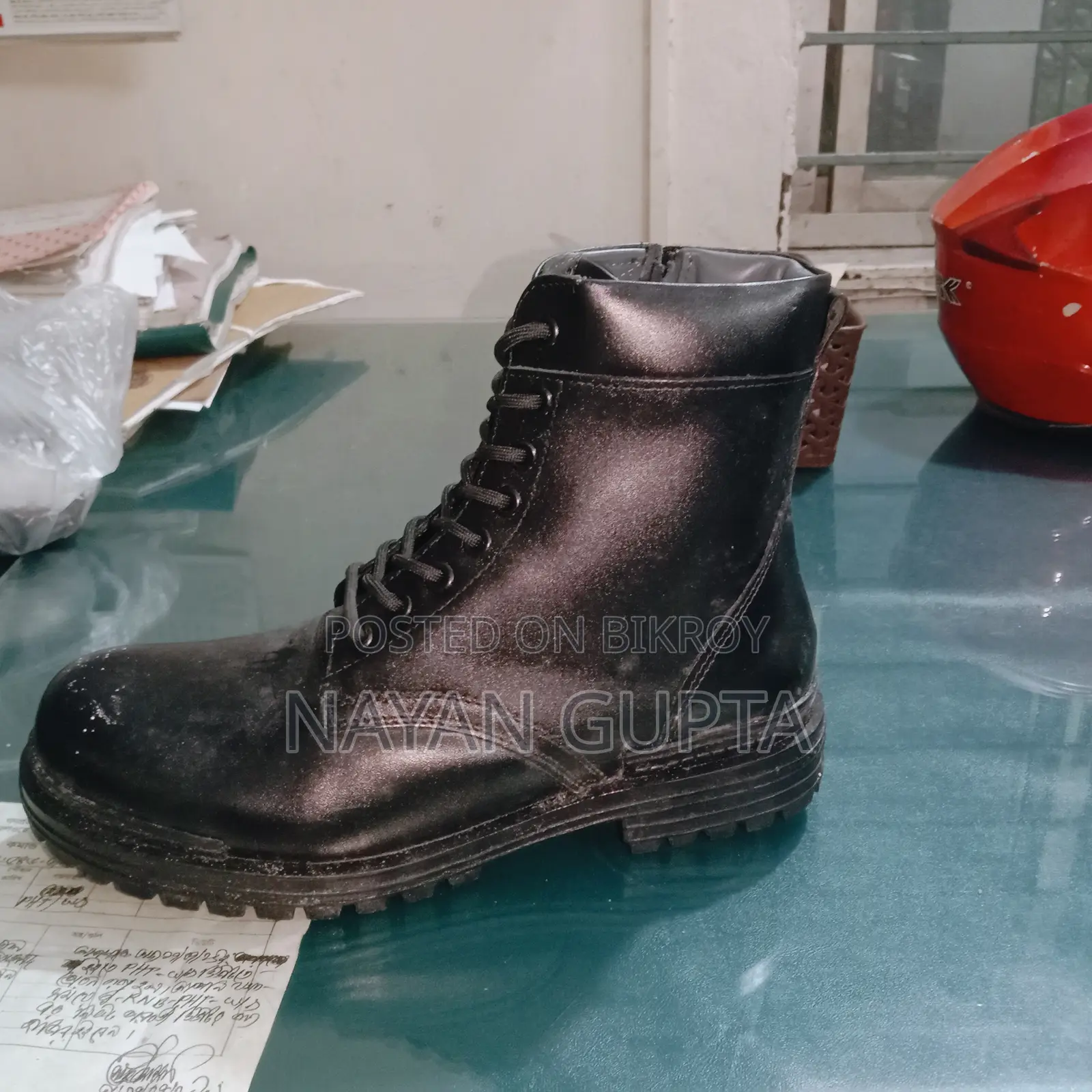 পিওর লেদার ট্র্যাকিং বুট। শুধুমাত্র ৪২ সাইজ।