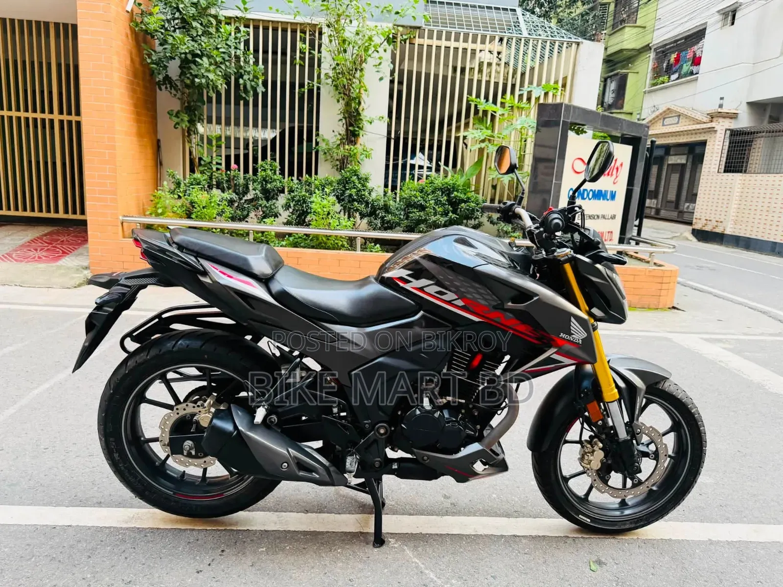 Honda Hornet 2025 Black