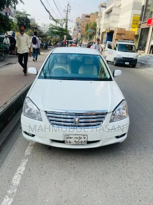 টয়োটা প্রিমিও ২০০৫ সাদা