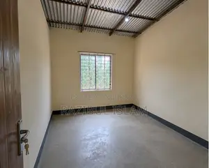 1-bedroom House in Elephant Road for Rent