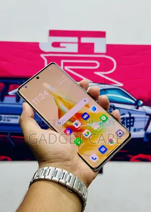 New Oppo Reno9 256 GB Yellow