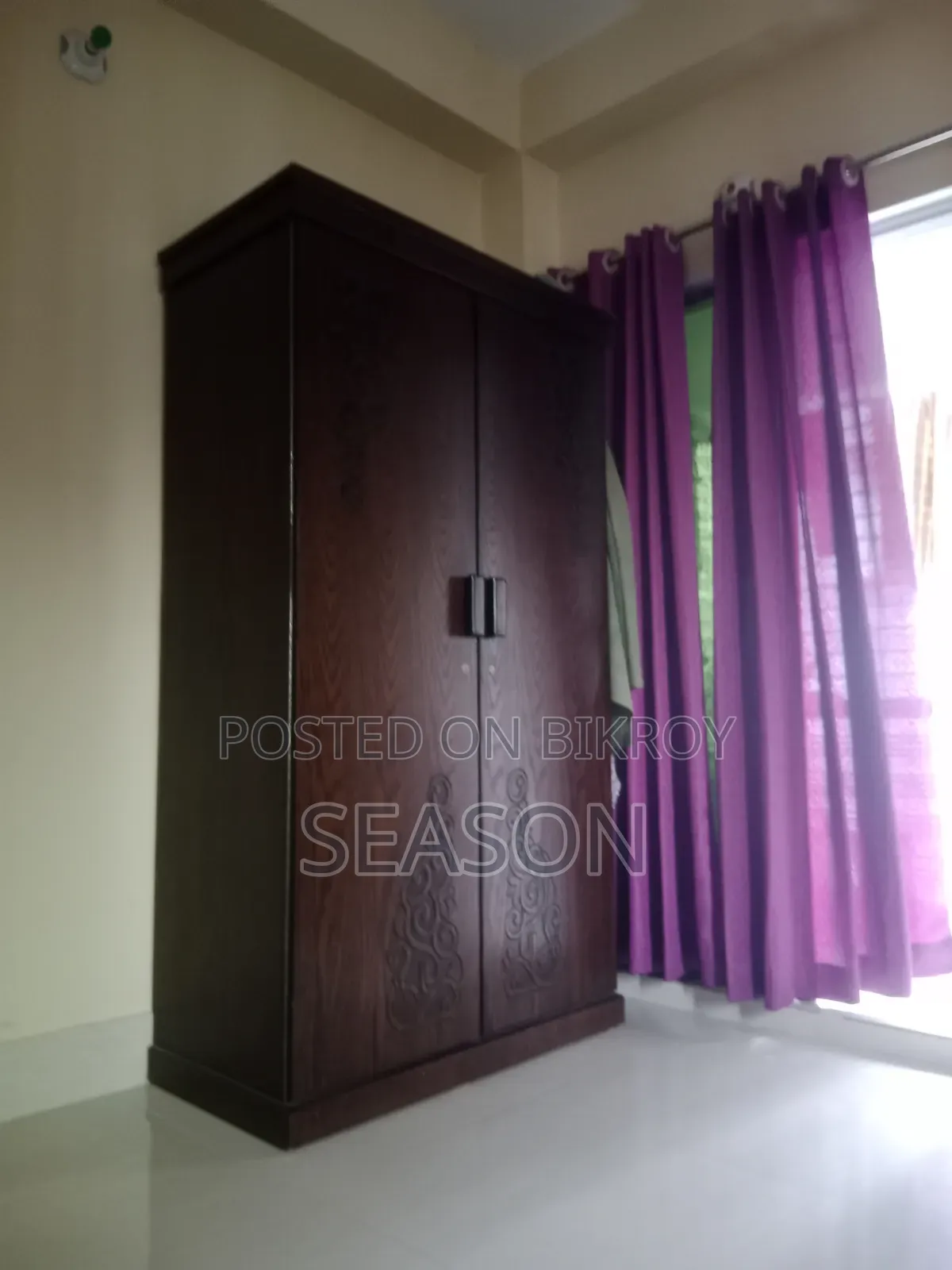 মালয়েশিয়ান ওডবোর্ডের আলমারি