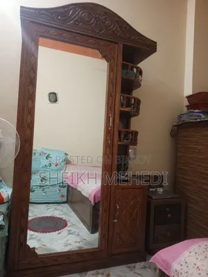 কাঠের ড্রেসিং টেবিল