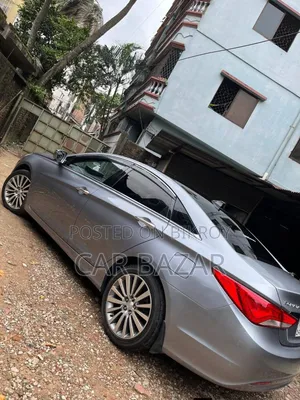 হুন্দাই সোনাটা লিমিটেড ৪-দরজা সেডান (২.০লিটার ৪-সিলিন্ডার টার্বো ৬-গতি অটোমেটিক) ২০১৪ গ্রে