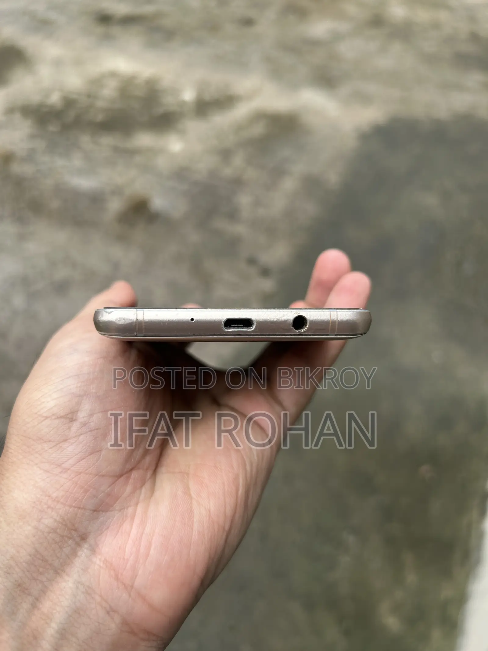 Samsung Galaxy J5 16 GB Gold