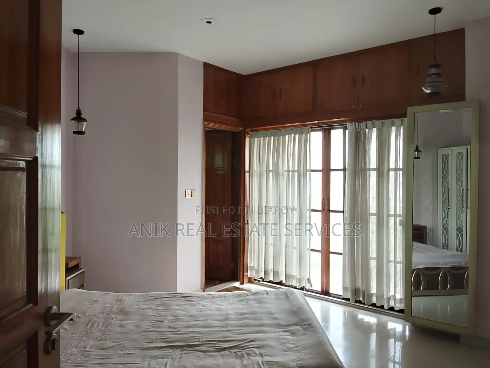 বনানীর অনিক রিয়েল এস্টেটে ৩ বেডরুমের ফার্নিশড অ্যাপার্টমেন্ট ভাড়া হবে