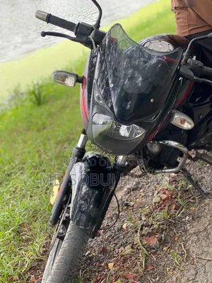 বাজাজ পালসার ১৫০ ২০১৩ ব্ল্যাক