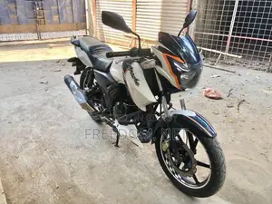 টিভিএস ২০১৬ সাদা