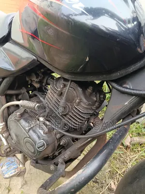 বাজাজ ডিসকভার ১৩৫ ২০১০ কালো