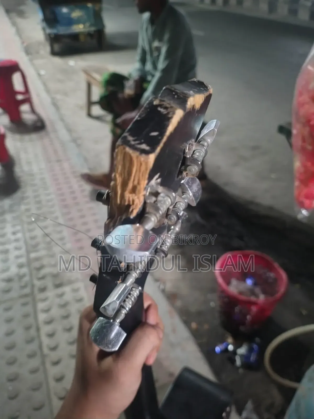 গিটার বিক্রির জন্য