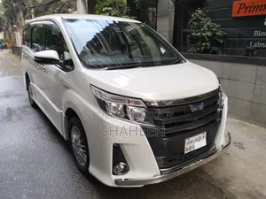 Toyota Noah 1.8 FWD Hybrid (7 seater) 2017 Pearl