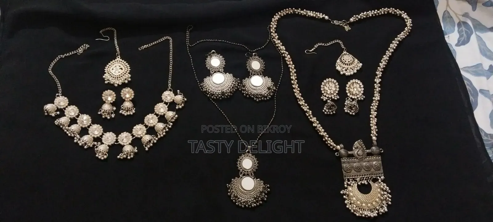 Jeweleries