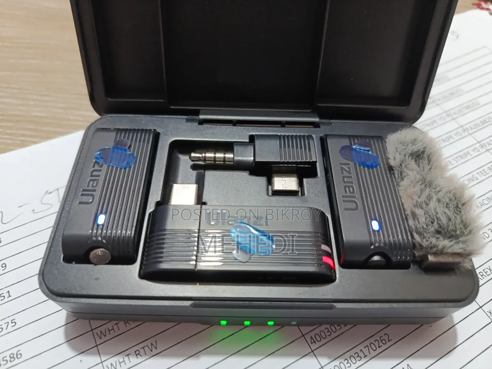 Ulanzi A100 Wireless Lavalier Microphone