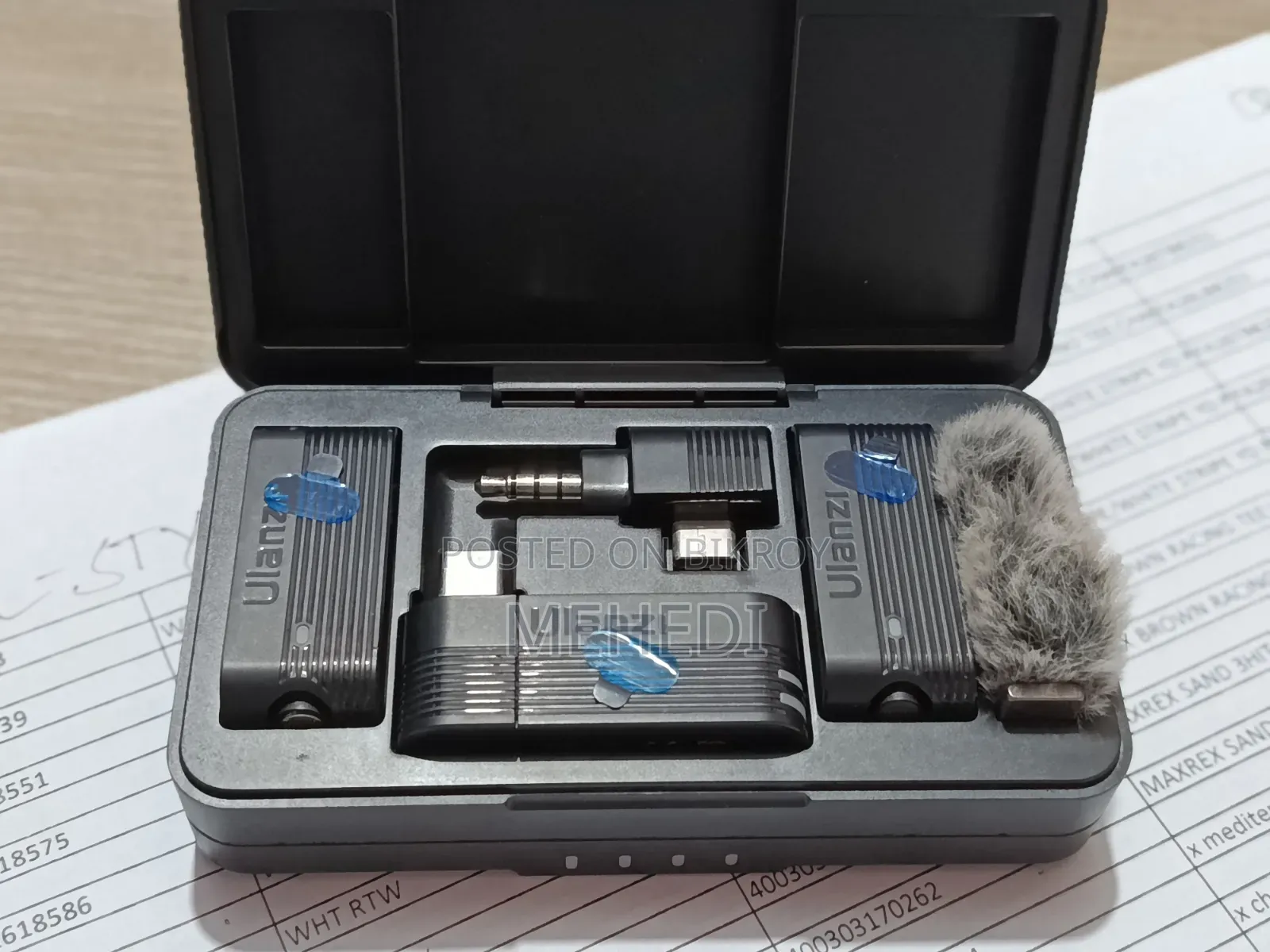 Ulanzi A100 Wireless Lavalier Microphone
