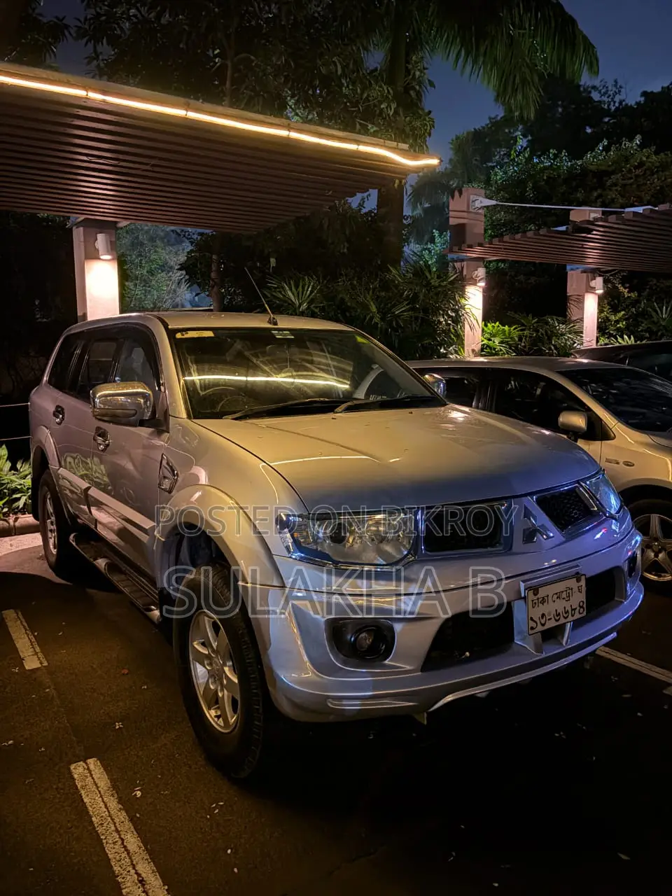 Mitsubishi Pajero 2012 Silver