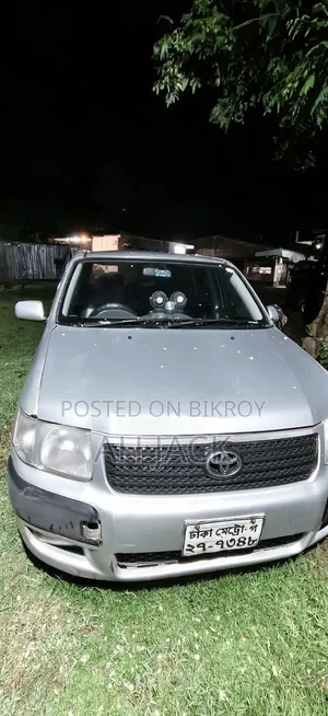 টয়োটা সাকসিড ২০০৪ সিলভার