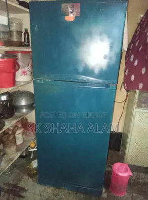 সিঙ্গার ফ্রিজ একদম রানিং ১৩০০০
