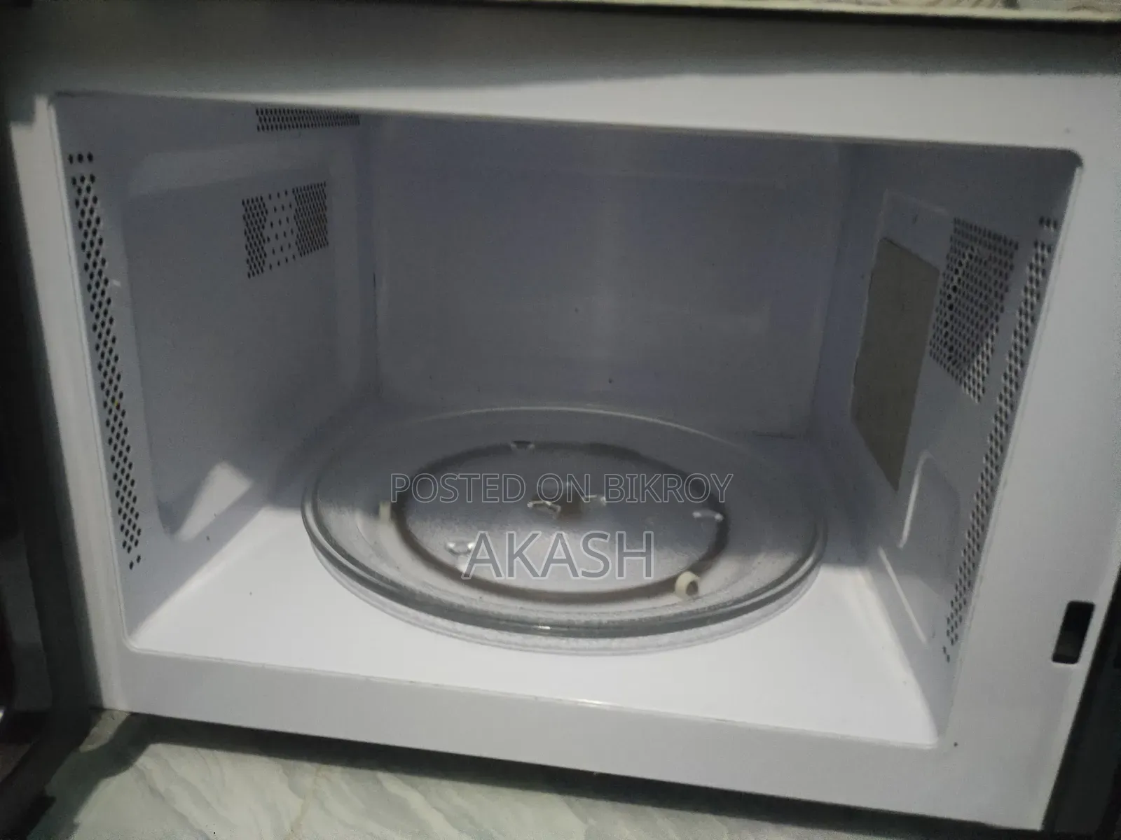 Walton Microwave Oven – Model: WMWO-M23ARW