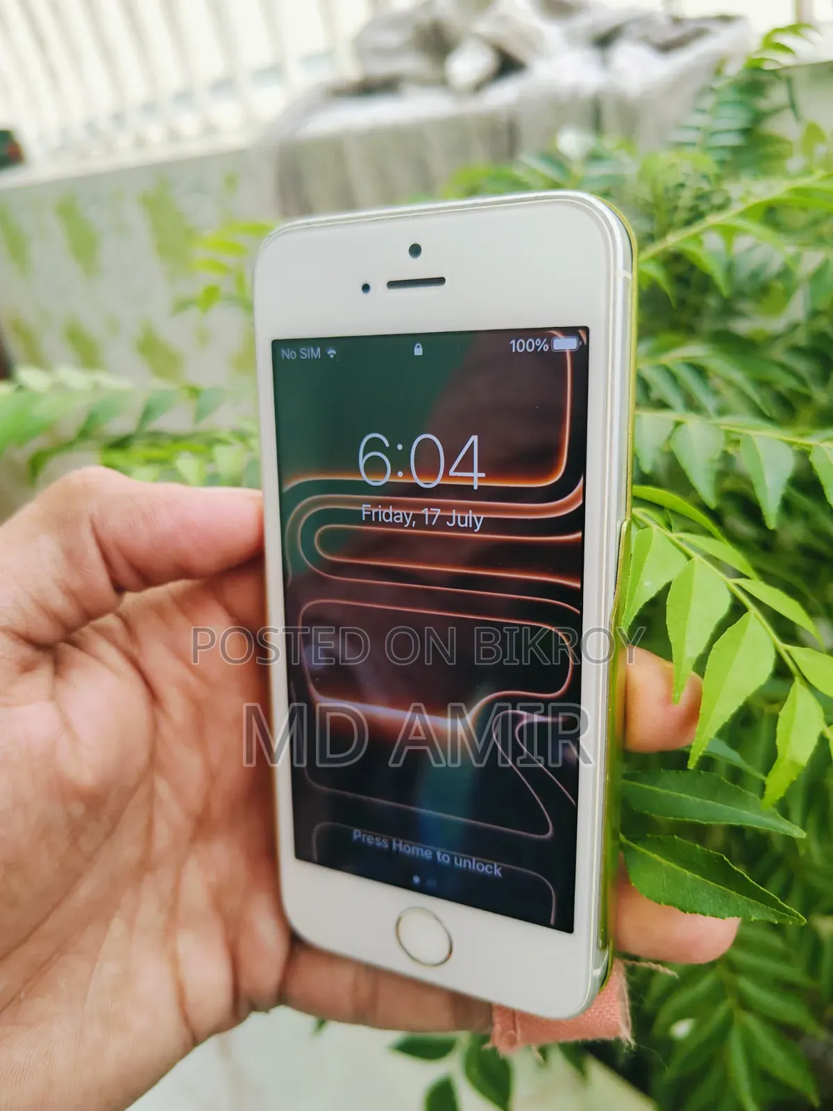 Apple iPhone SE 128 GB White