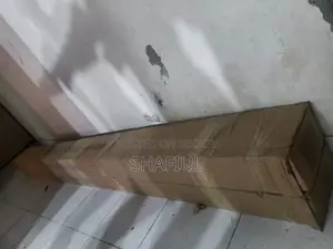 অ্যাপোলো ৯৬" × ৯৬" ট্রাইপড প্রজেক্টর স্ক্রিন – নতুনের মতো / একদম নতুন
