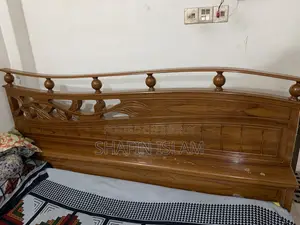 খাট ও ড্রেসিং টেবিল