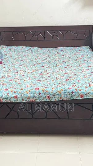 Malaysian 6/7 Feet Bed With Mattress