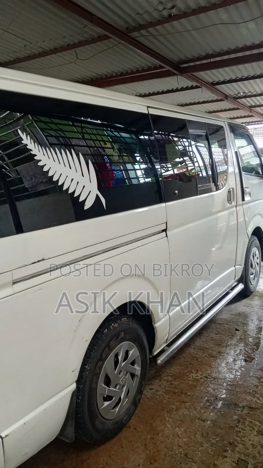 Toyota HiAce 2004 Silver