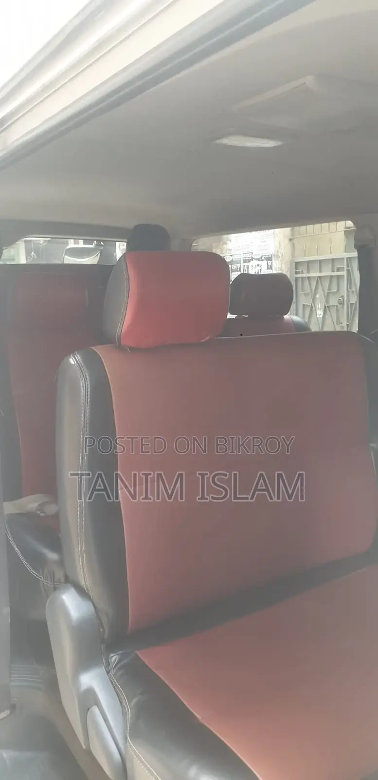 Toyota HiAce 2012