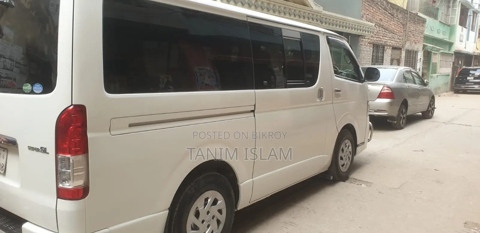 Toyota HiAce 2012