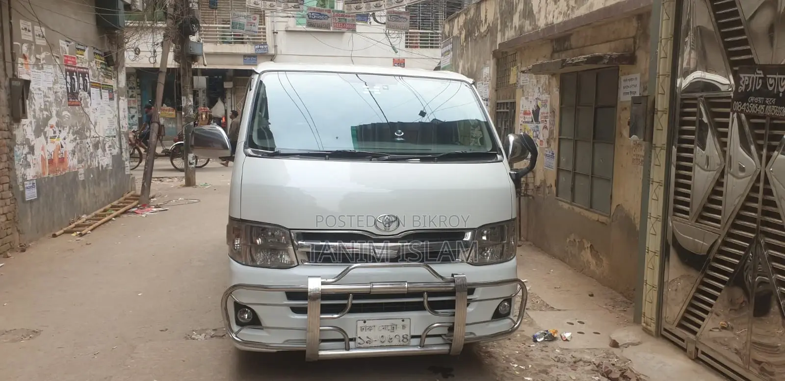Toyota HiAce 2012
