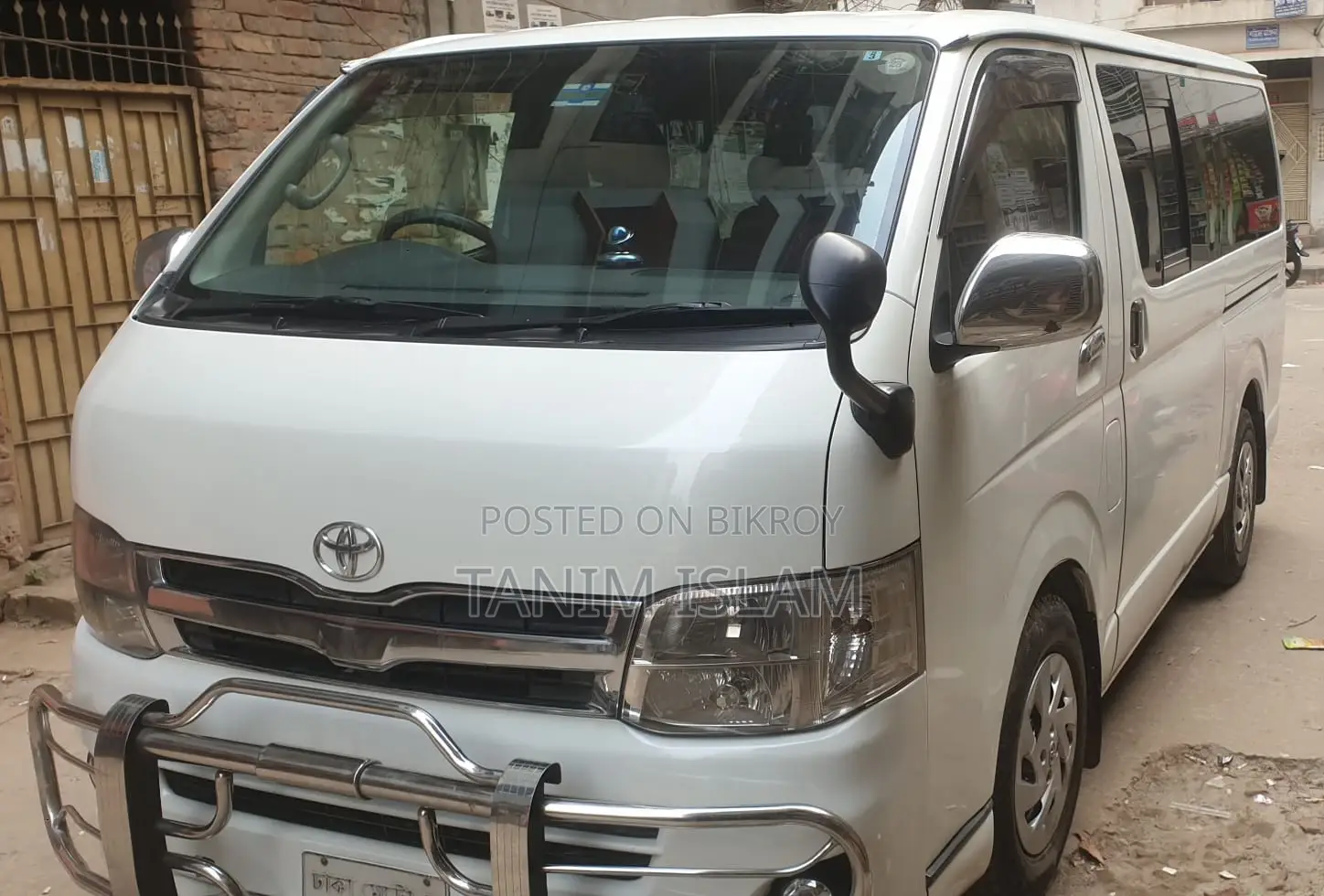 Toyota HiAce 2012