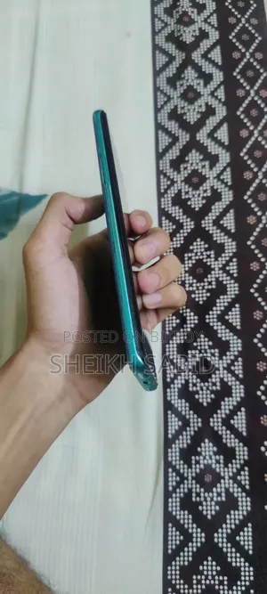ওয়ানপ্লাস ৮ প্রো ১২৮ জিবি নীল