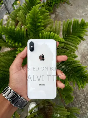 অ্যাপল আইফোন এক্স ২৫৬ জিবি হোয়াইট