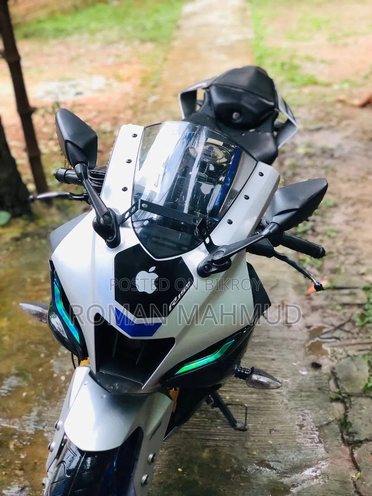 Yamaha R1 2022 Silver