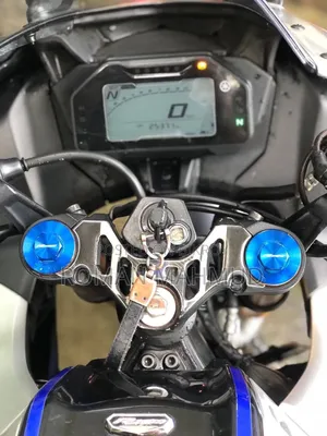 Yamaha R1 2022 Silver