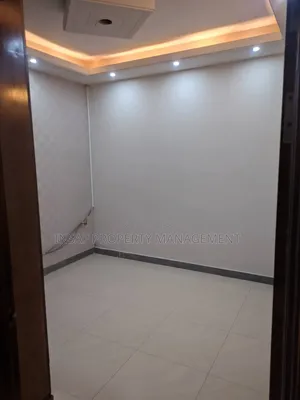 বনানী, ঢাকায় ভাড়ার জন্য প্রিমিয়াম ২,০০০ বর্গফুটের অফিস স্পেস