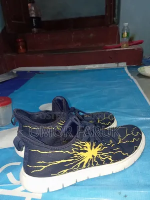 Second-Hand Shoes