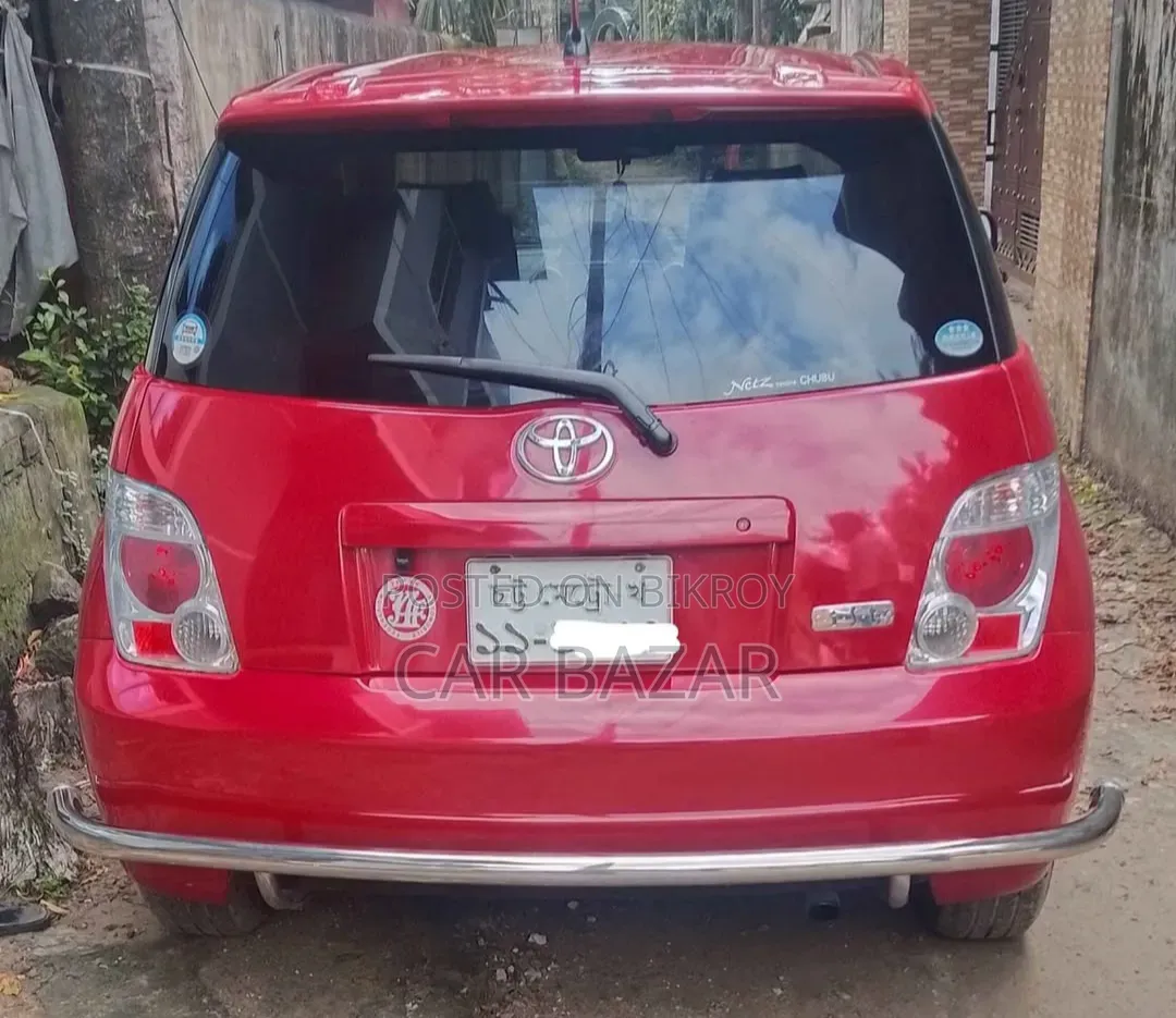 Toyota IST 2004 Red