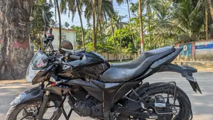 সুজুকি জিক্সার মনোটোন ২০২৩ কালো