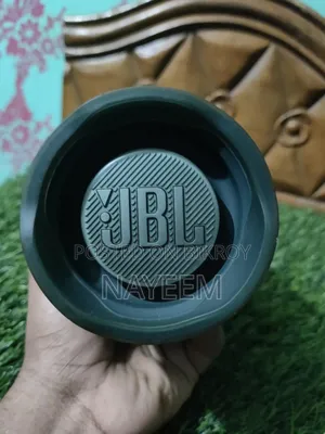JBL Charge 4