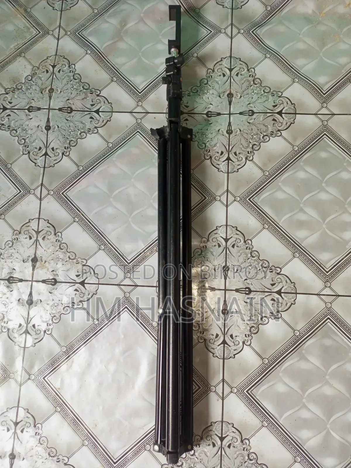6 feet, Mobile Stand
