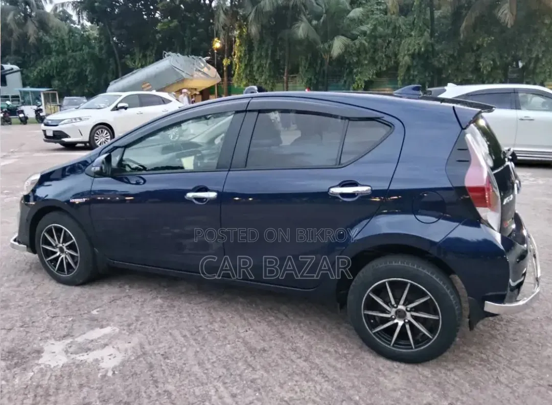 Toyota Aqua 2017 Blue