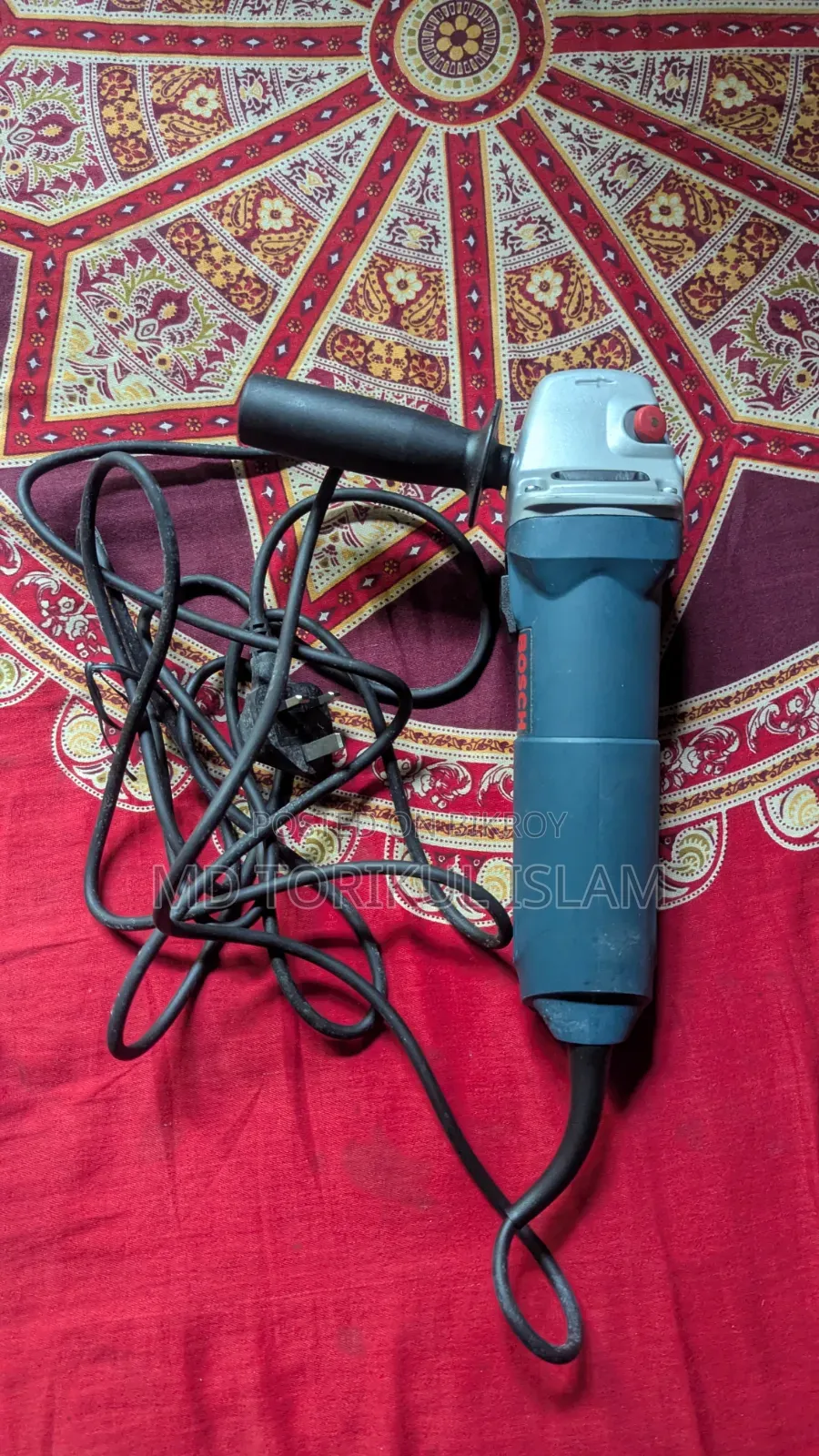 Bosch GWS 700 Professional Angle Grinder (Unused) + 15-20 Cutting Disc