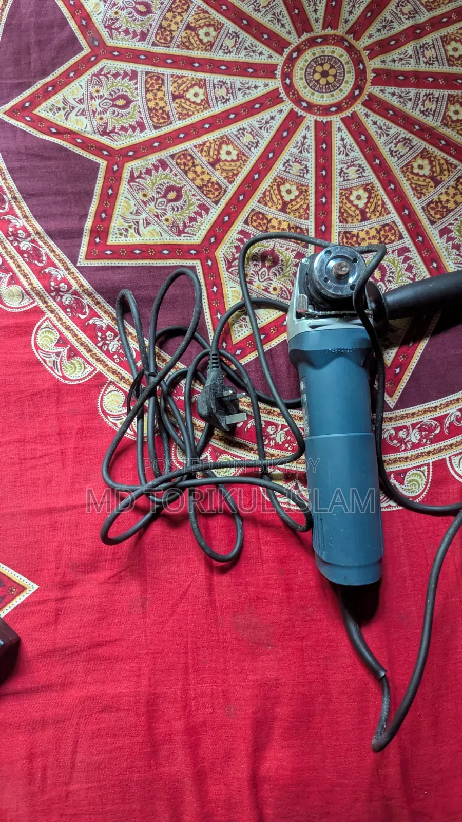 Bosch GWS 700 Professional Angle Grinder (Unused) + 15-20 Cutting Disc