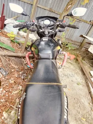 New TVS Stryker 125 2022 Yellow